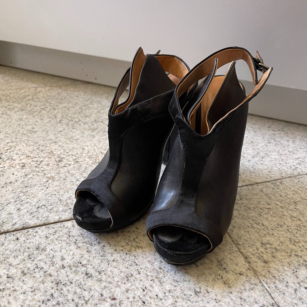 (MARKED DOWN) L.A.M.B. Awesome Leather Heels (7.5)